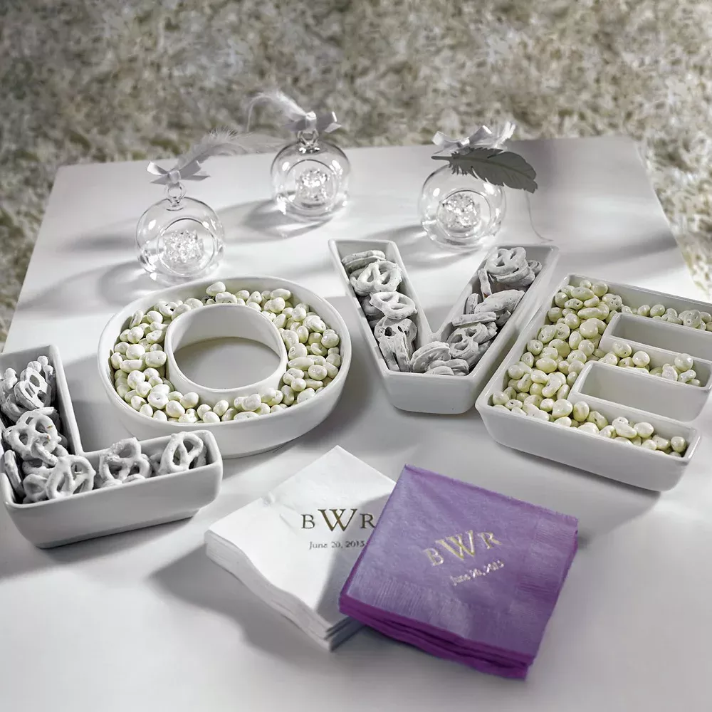 "LOVE" Plates Set