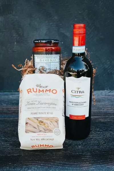Red Wine & Pasta Bronze Gift Basket